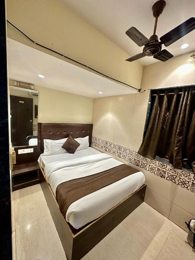 Kalpana Residency - Near Us Embassy Hotel Mumbai Exterior photo